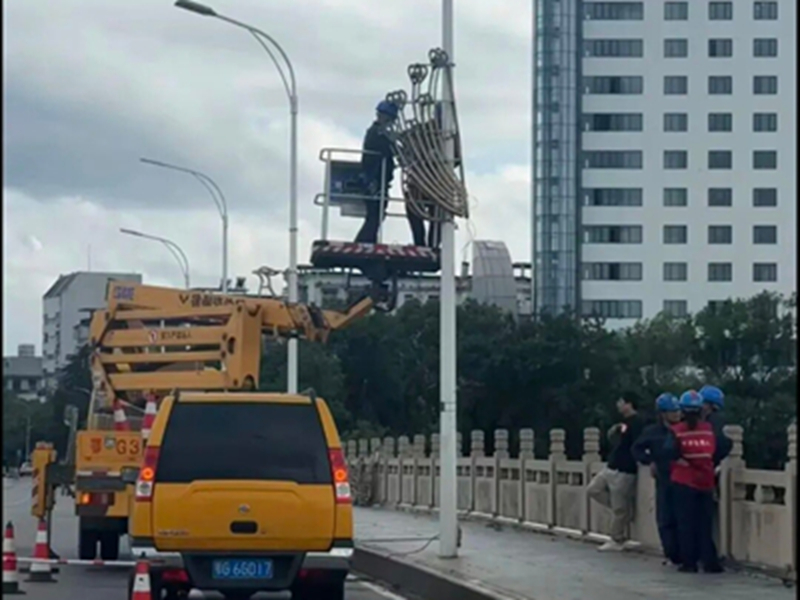 龙卷风后，满城同心修复烟火——鄂城以秩序重建书写民生韧性答卷
